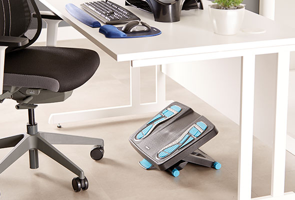 podnóżek a praca przy komputerze nowe przepisy bhp