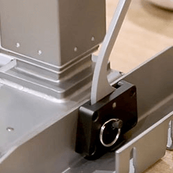 Szybka instalacja nóg biurka